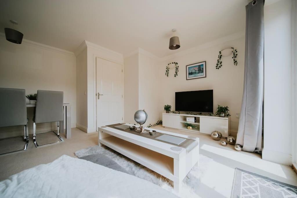 Linen Cottage- Parking, Leds, 4K Tvs, 5G Wifi And More! Bath Dış mekan fotoğraf