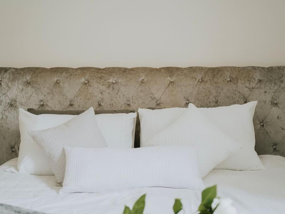 Linen Cottage- Parking, Leds, 4K Tvs, 5G Wifi And More! Bath Dış mekan fotoğraf