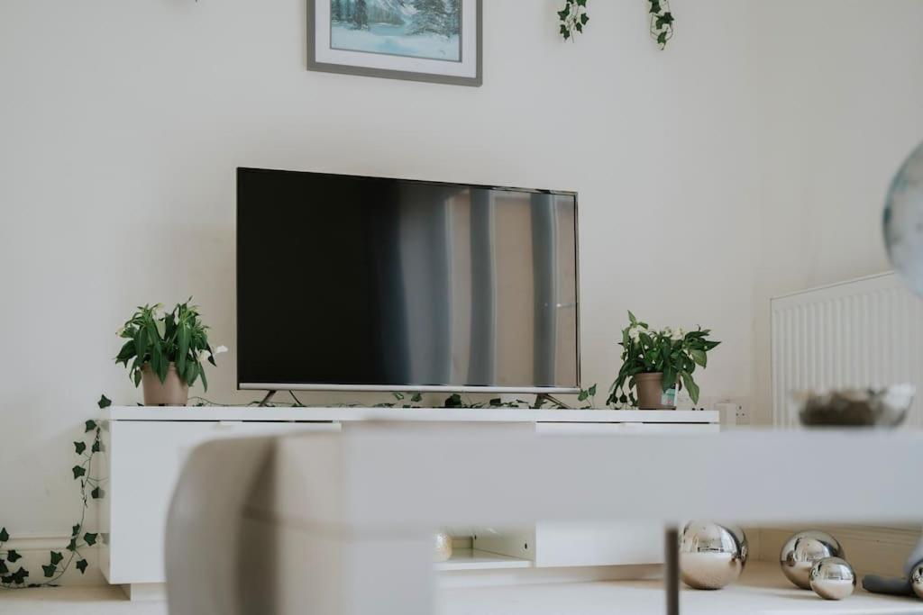 Linen Cottage- Parking, Leds, 4K Tvs, 5G Wifi And More! Bath Dış mekan fotoğraf