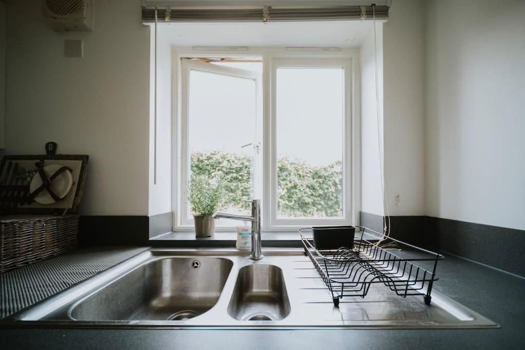 Linen Cottage- Parking, Leds, 4K Tvs, 5G Wifi And More! Bath Dış mekan fotoğraf